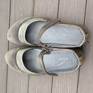 Naot Mary Jane's size 7 (38) Pewter